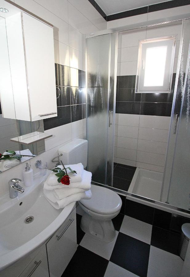 Apartmani Bozena Макарска Экстерьер фото